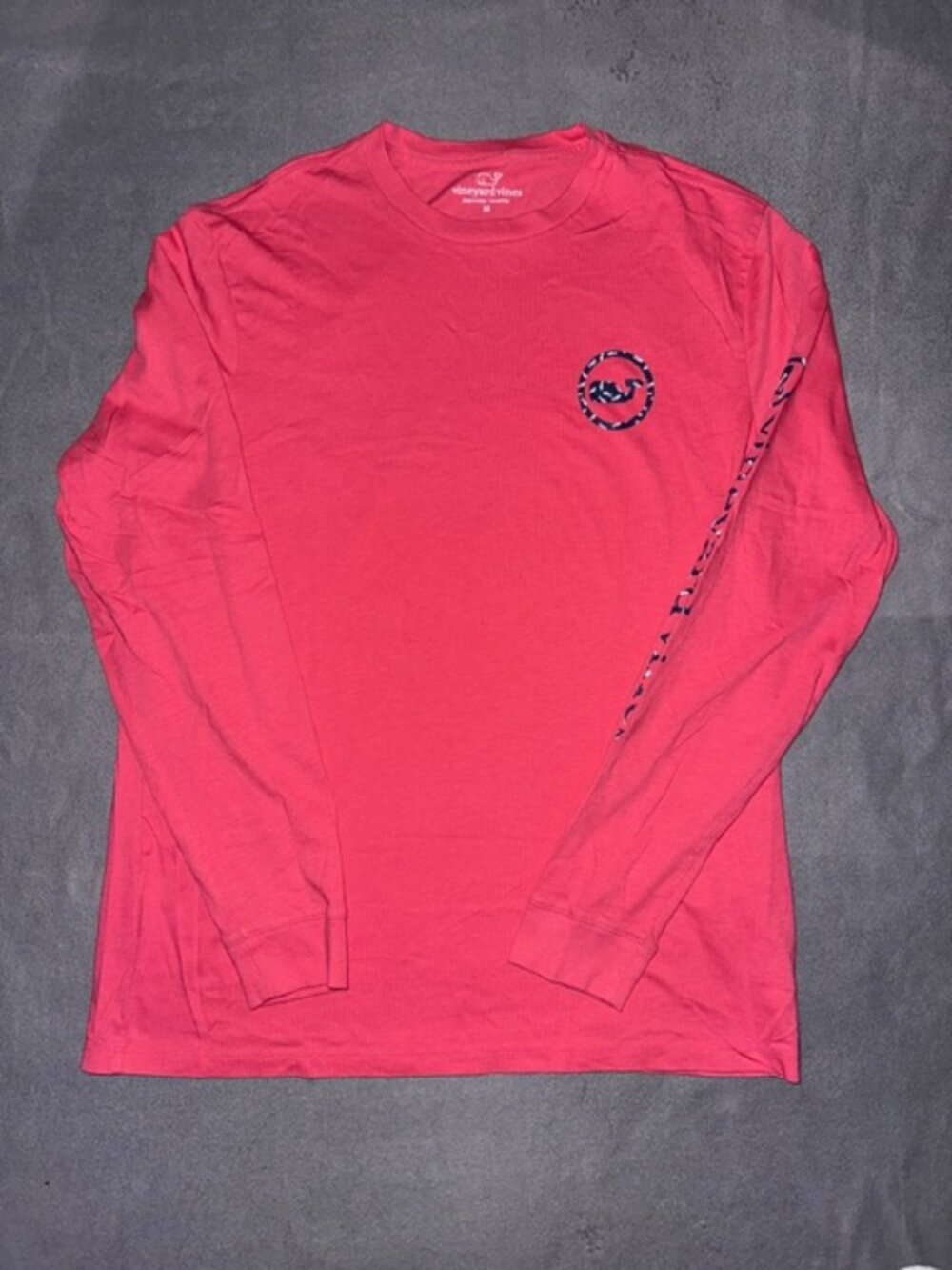 Vineyard Vines Men's Medium Long Sleeve Cotton T-Shirt Red Coral Whale Logo